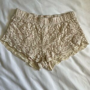 Women’s Forever 21 Lace Ivory Shorts